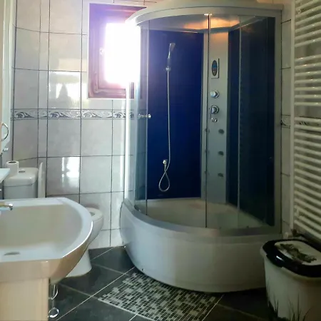 招待所 Domacinstvo Sindelic