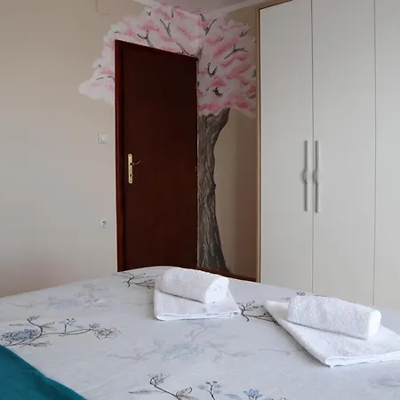 招待所 Domacinstvo Sindelic 3*